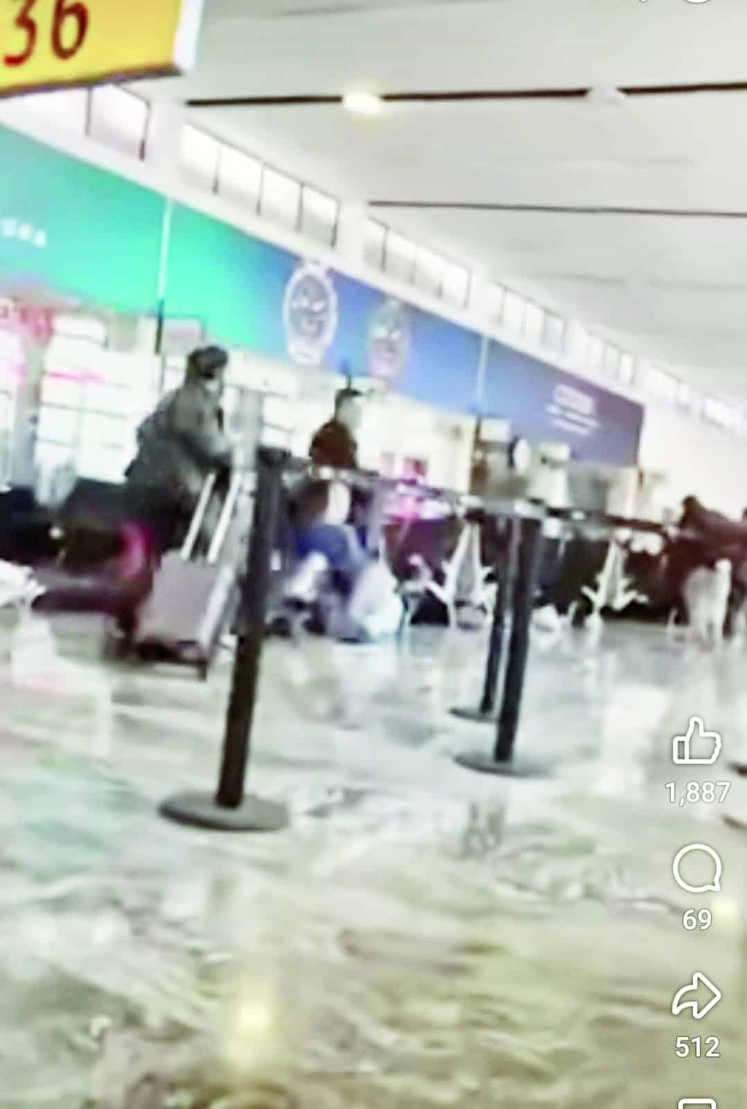 Queda monclovense atrapada en aeropuerto