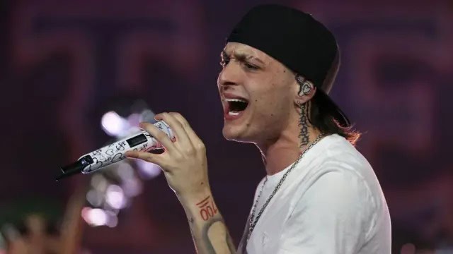 Peso Pluma enfrenta cr&iacute;ticas por contenido de sus canciones en Jalisco