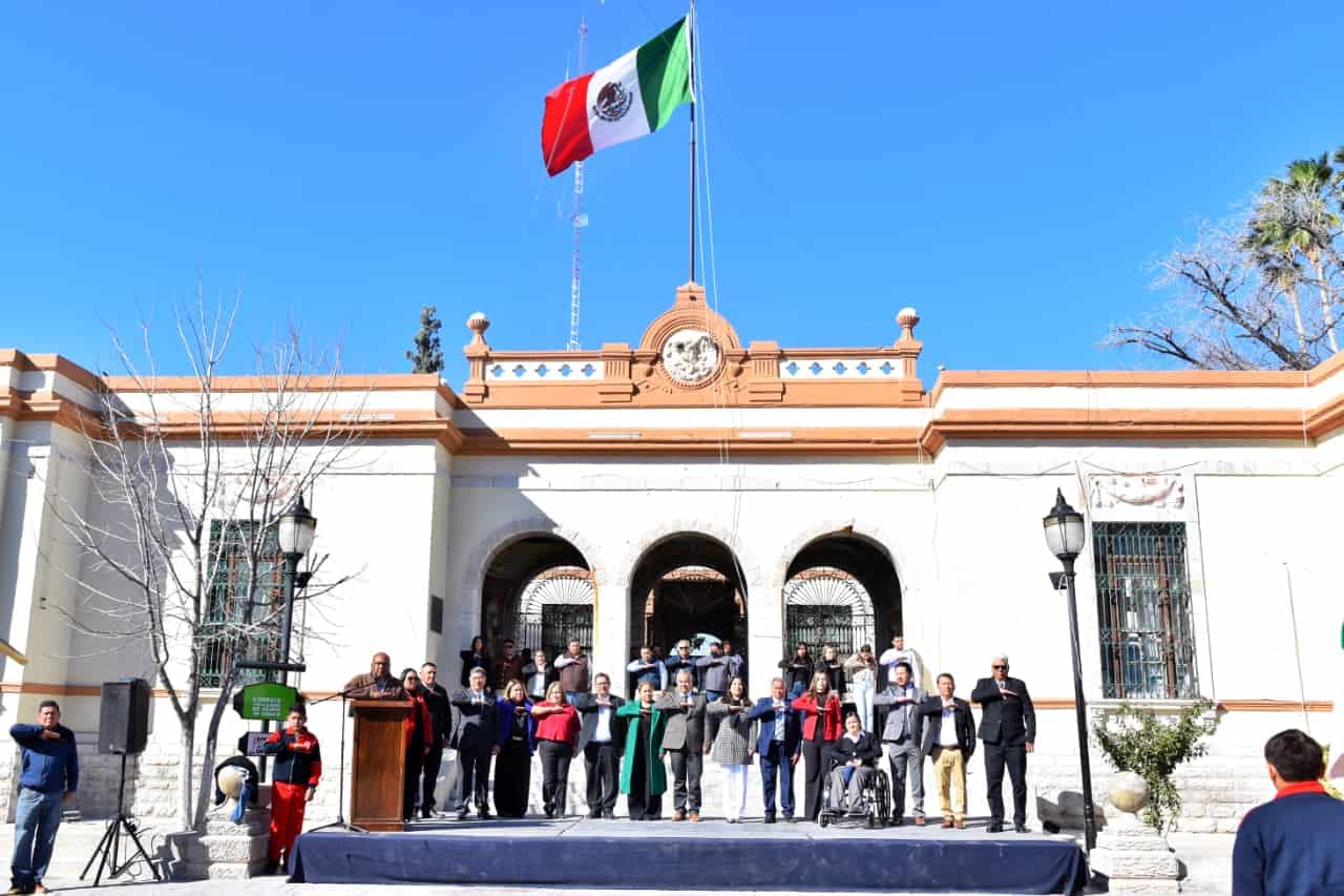 Gobierno Municipal de Cuatro Ci&eacute;negas conmemora el D&iacute;a de la Bandera
