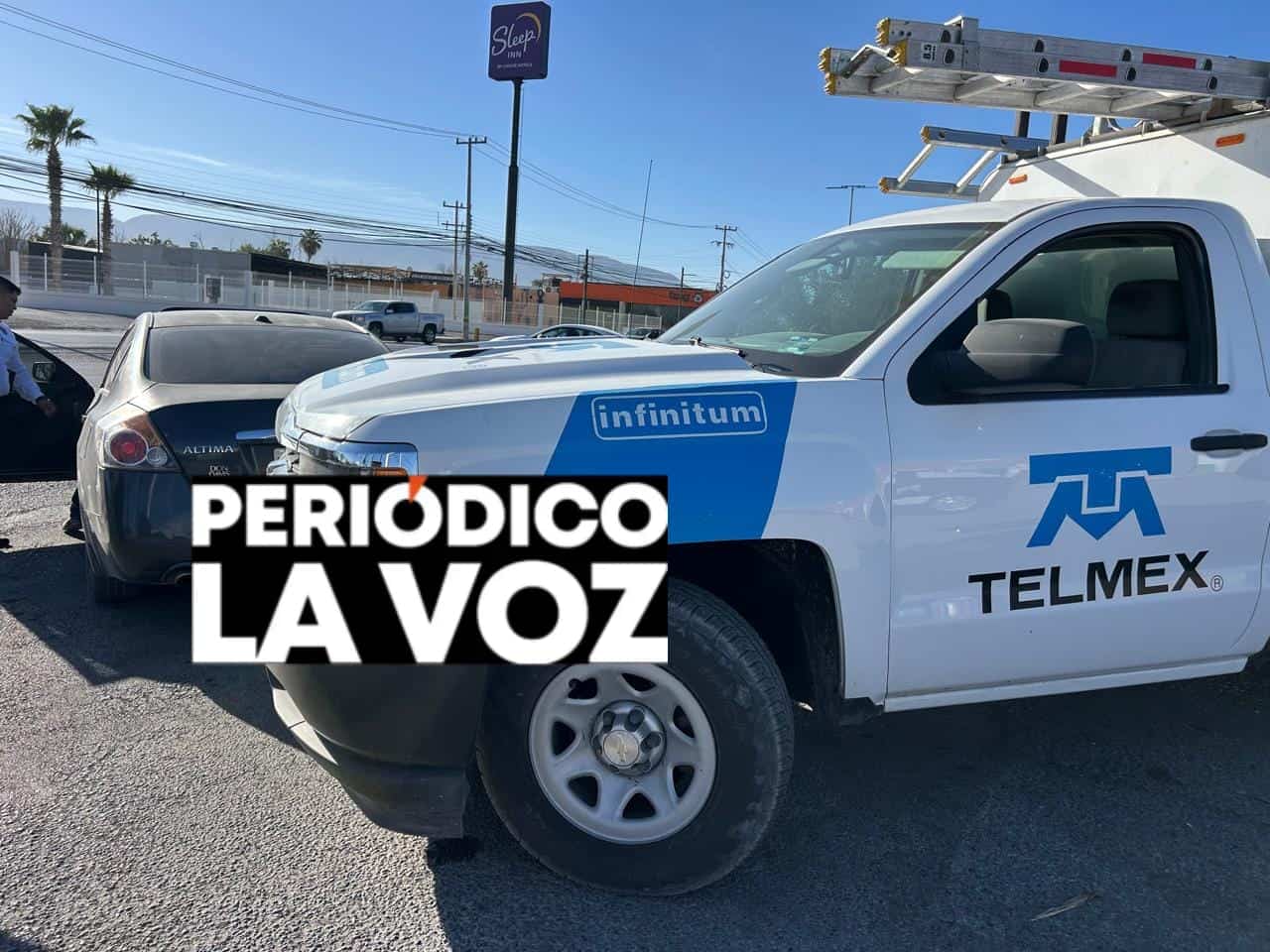 Choca por alcance  empleado de Telmex