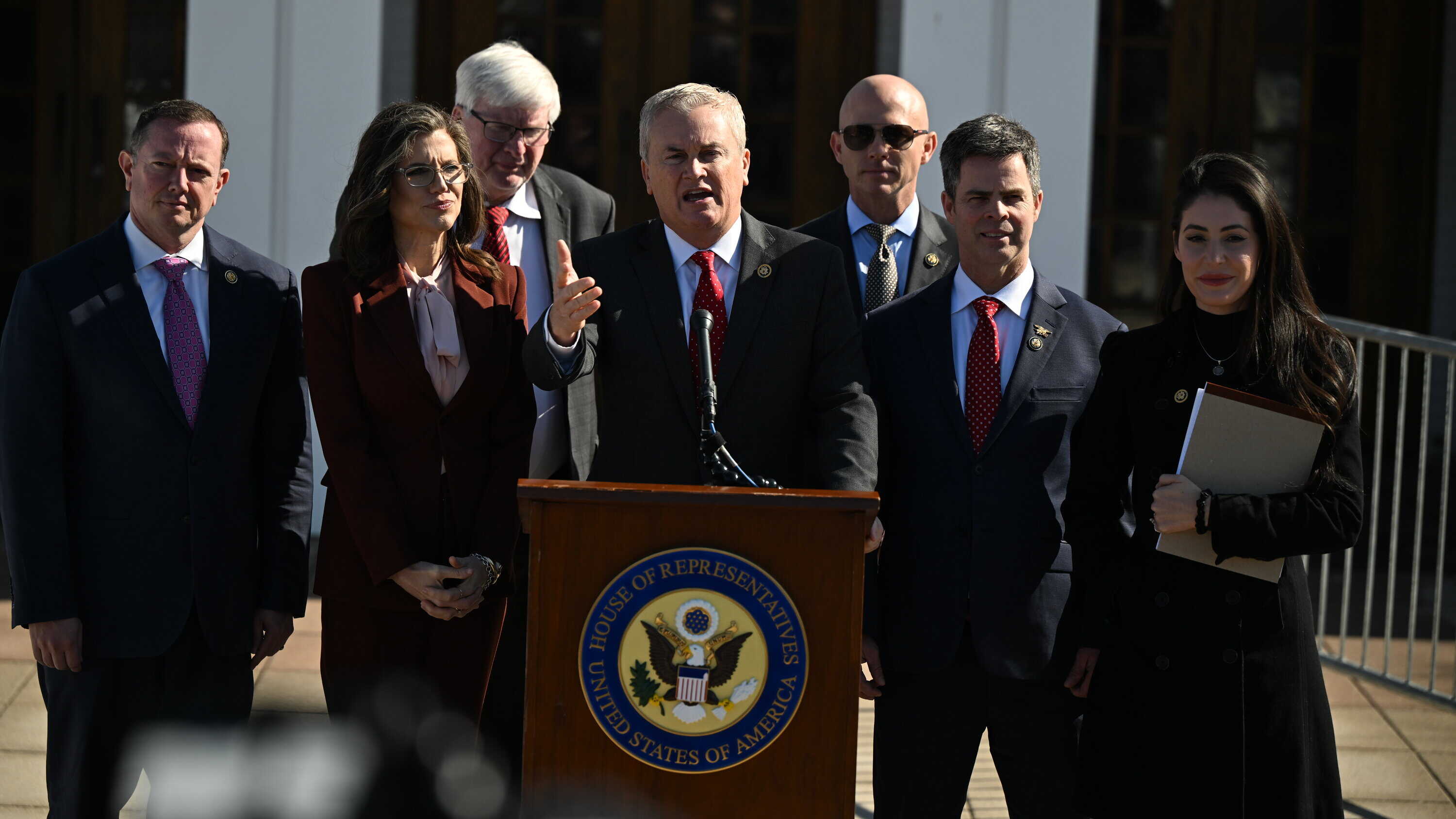 Bill Clinton testifica sobre Epstein en Chappaqua, Nueva York