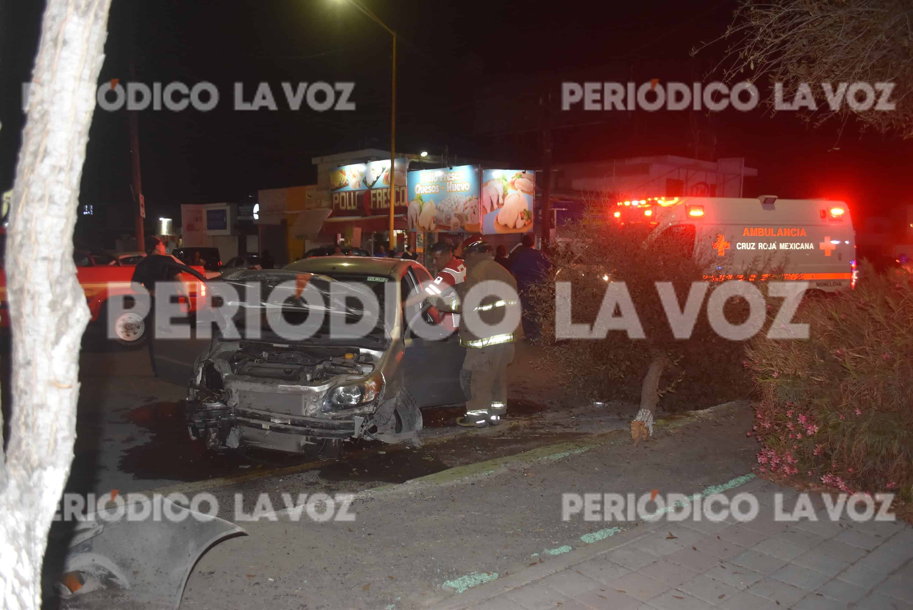 Accidente en Monclova: carambola deja dos heridos en el bulevar Madero