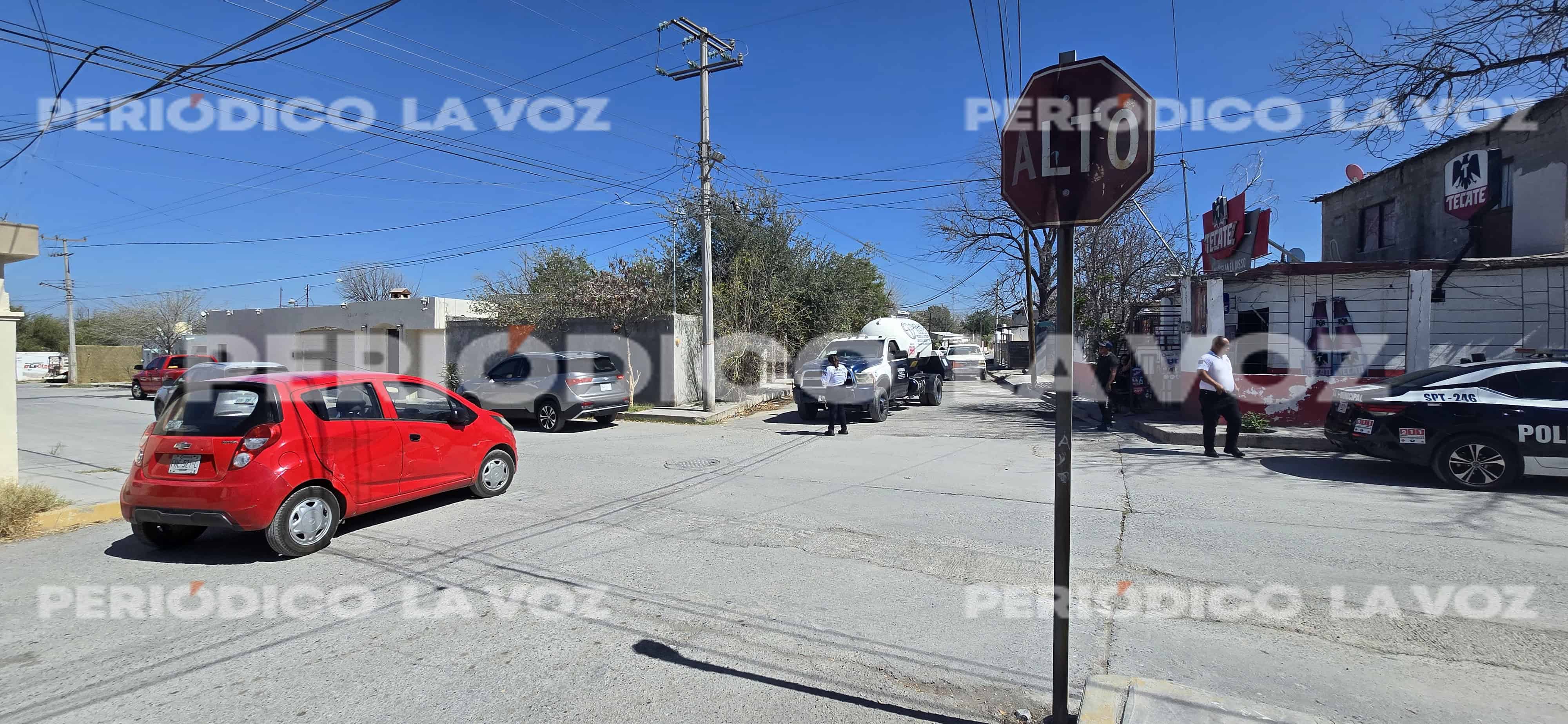 Mujer sufre lesiones tras choque con pipa de gas LP en Monclova