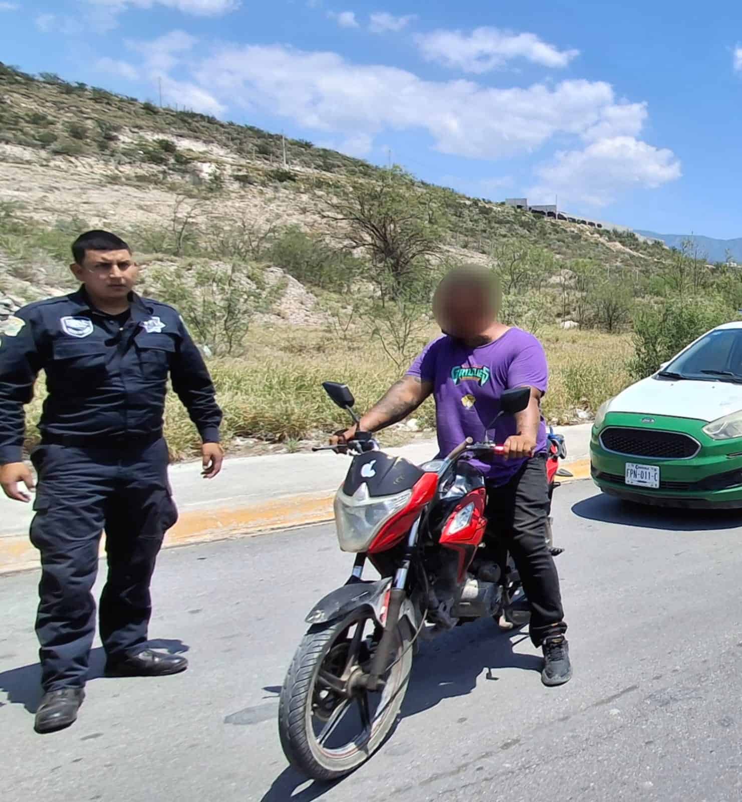 Menor de edad es puesto a disposici&oacute;n por conducir motocicleta