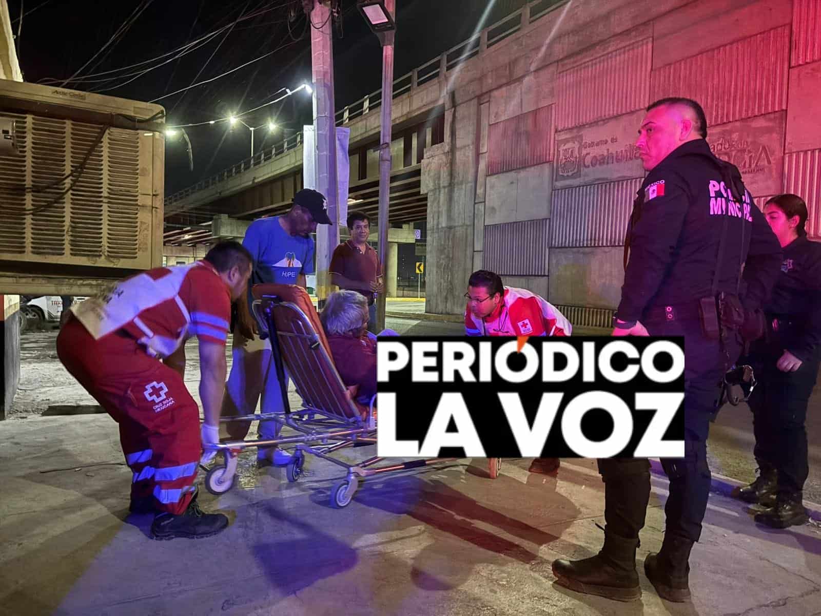 Noche de fiesta termina en hospitalizaci&oacute;n en Monclova; azota abuelito al salir de cantina