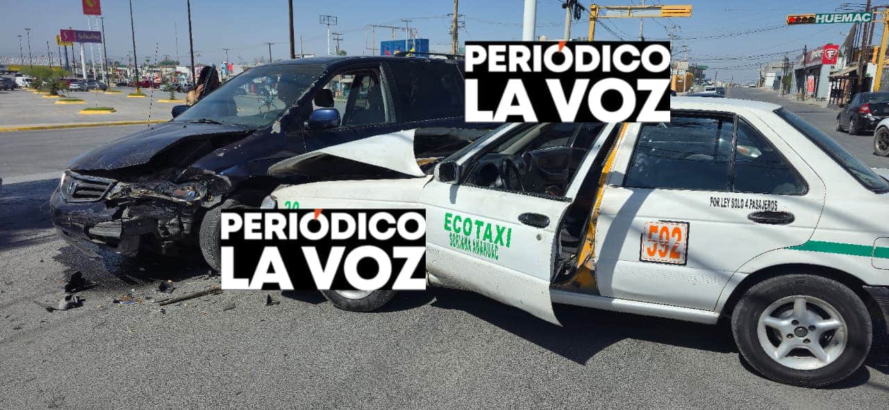 Taxista ignora alto y provoca colisi&oacute;n con heridos en Monclova