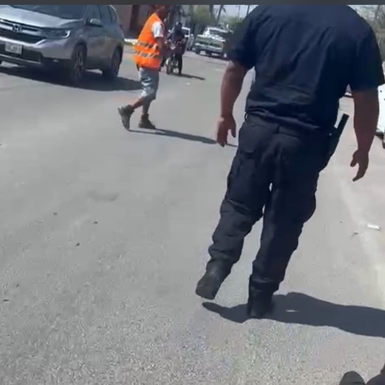 Amenaza a vecino con cuchillo en mano.