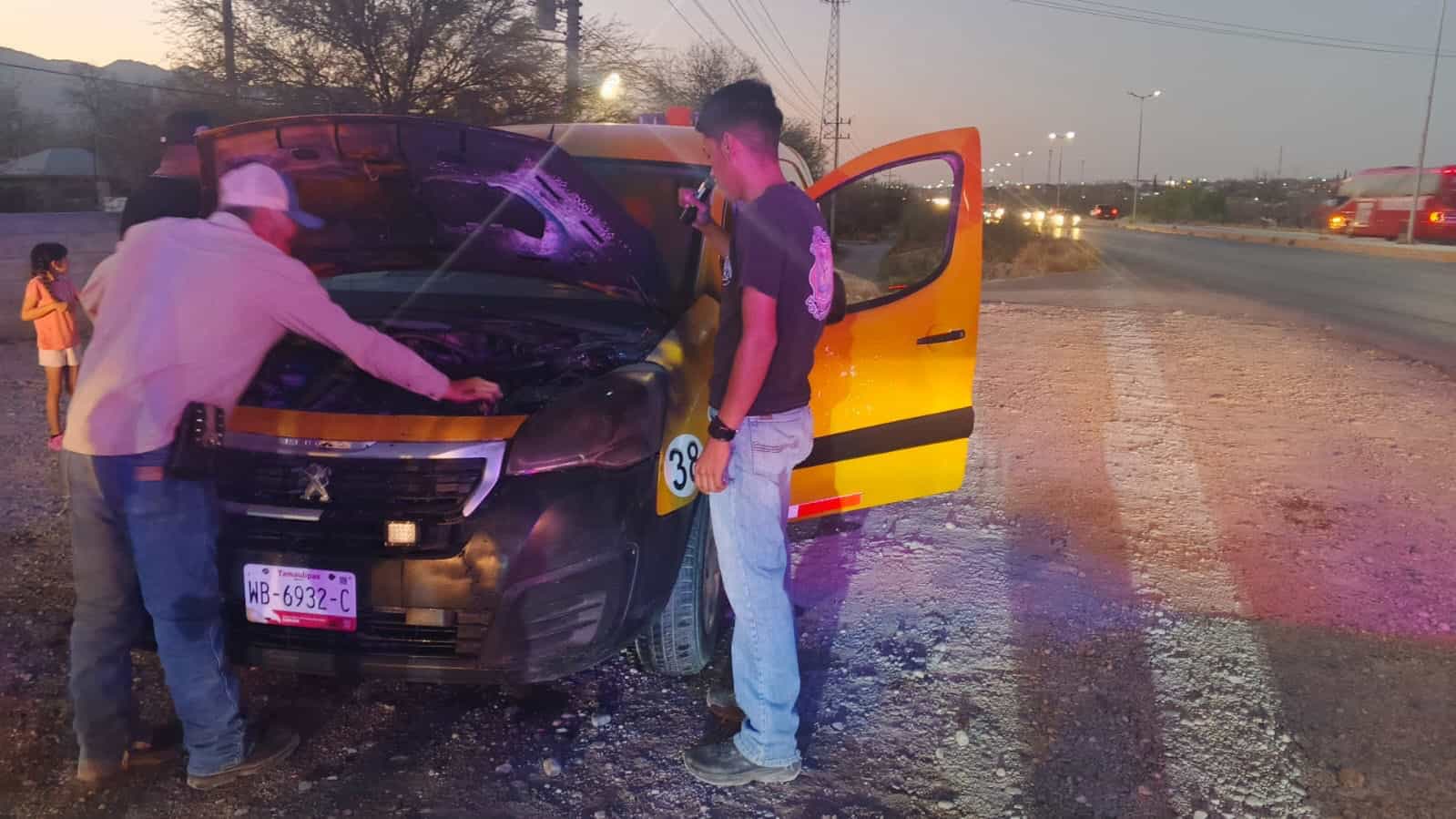 Cuerpo de Bomberos controla incendio en unidad piloto en Casta&ntilde;os