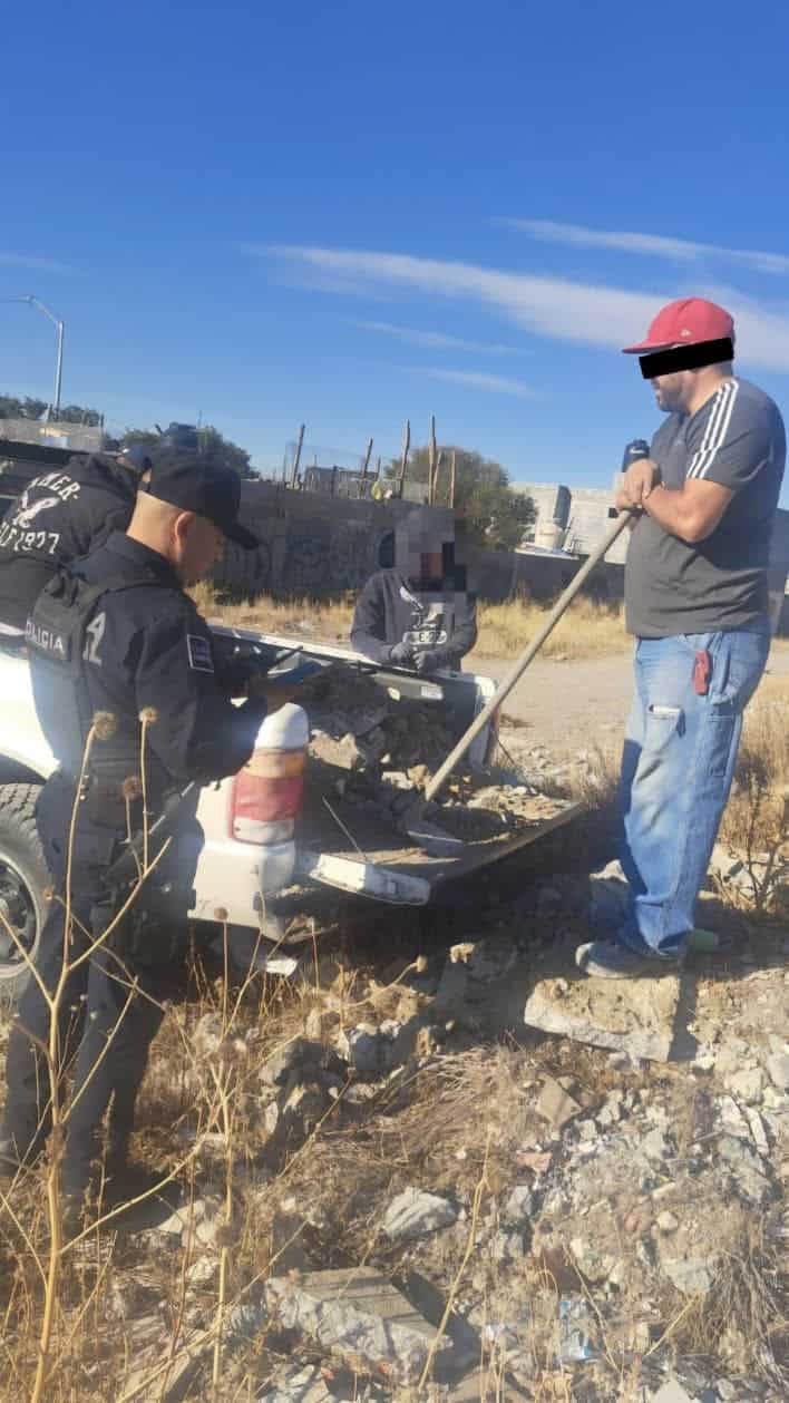 Detiene Polic&iacute;a Ambiental a 5 tiradores de escombro