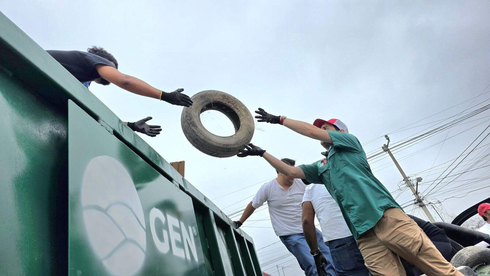 PRI realiza jornada de descacharrizaci&oacute;n en colonia San Antonio en Ciudad Acu&ntilde;a