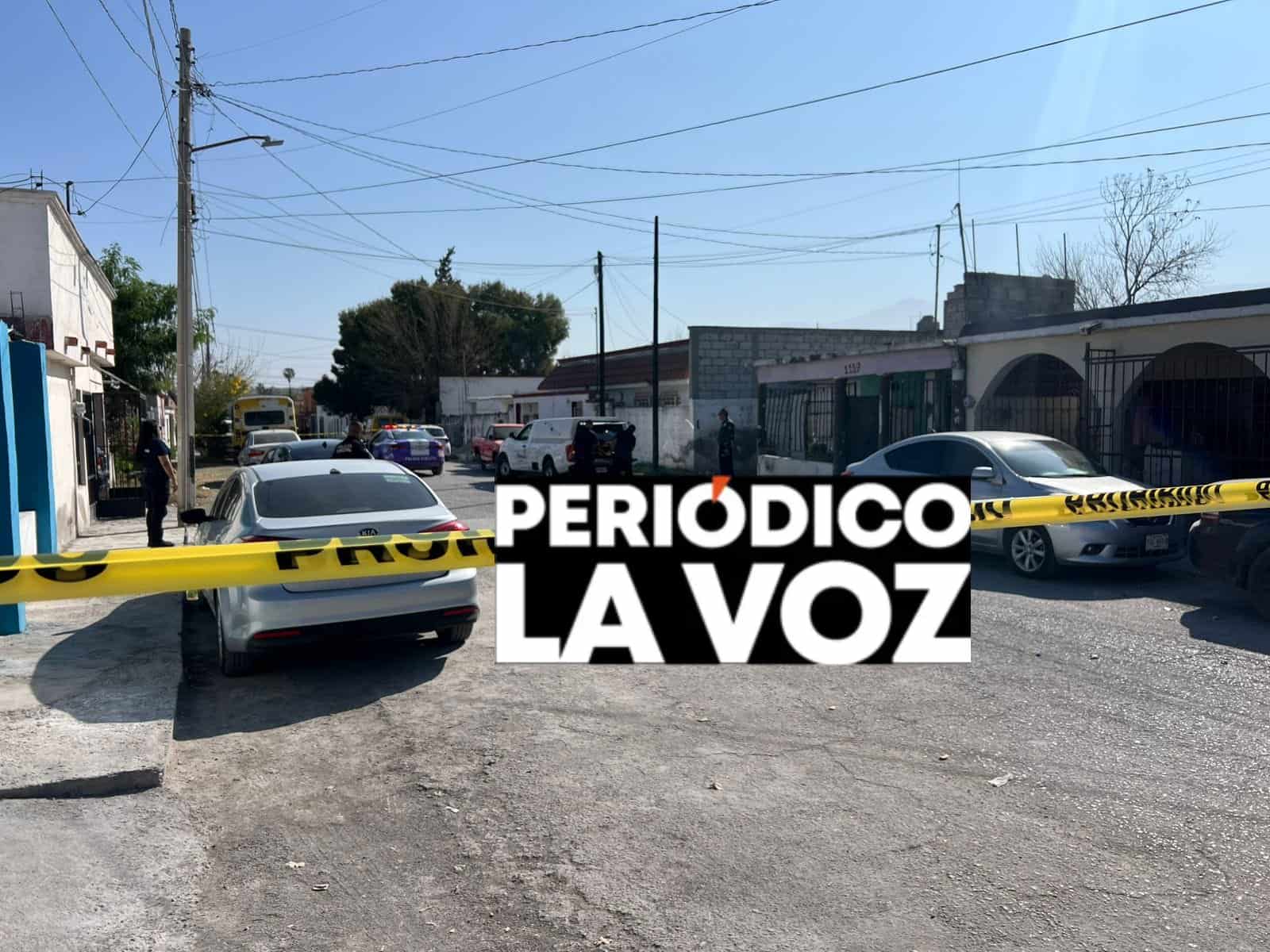 Sale por la puerta falsa hermano de El Charro