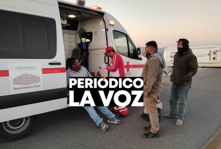 Vuelca autob&uacute;s en la carretera federal 30