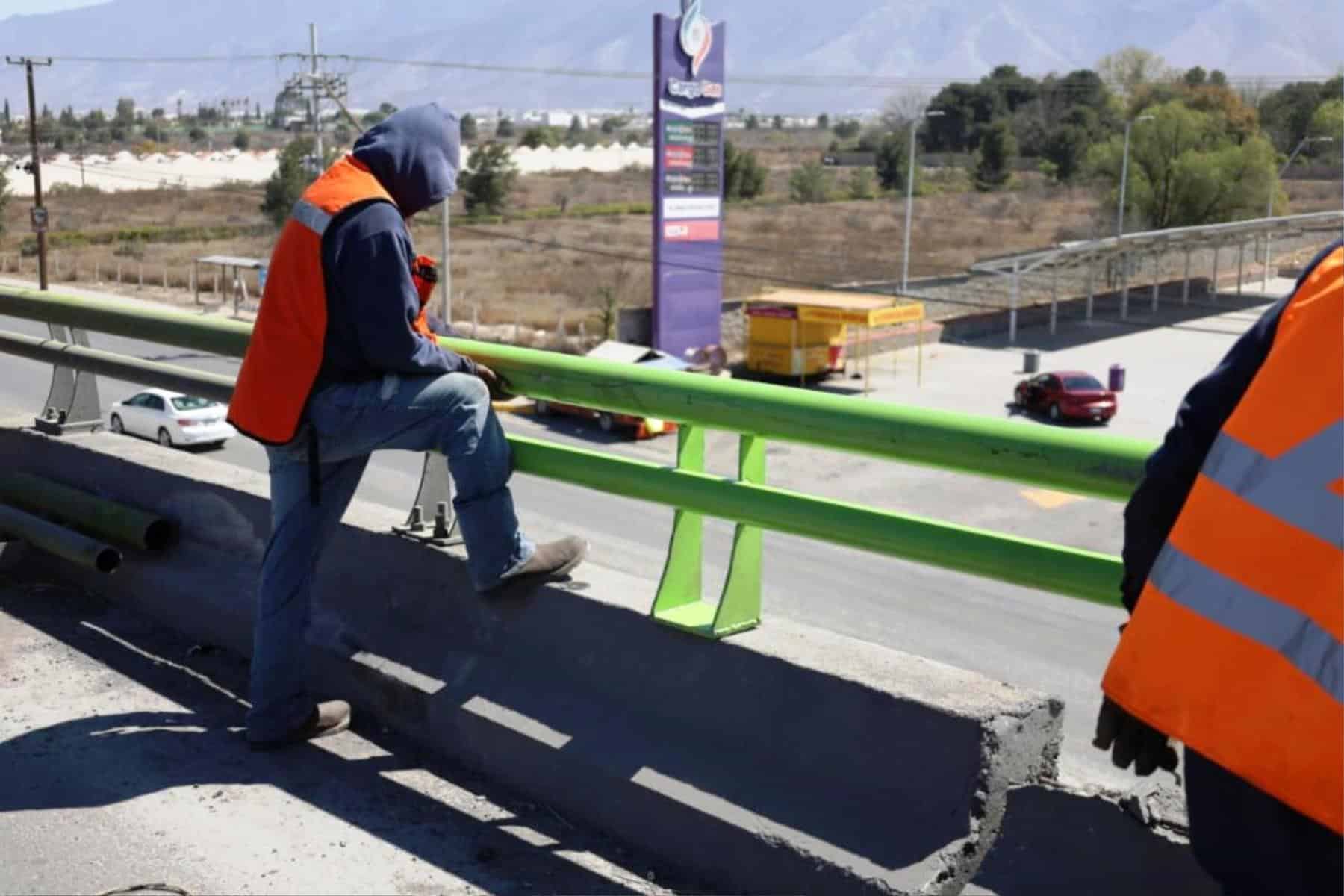 Reparaci&oacute;n de parapetos en puentes de Saltillo para mayor seguridad vial
