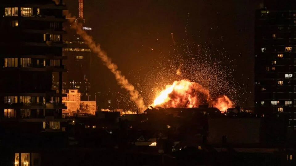 Trump promete respuesta tras ataque a embajada en Riad