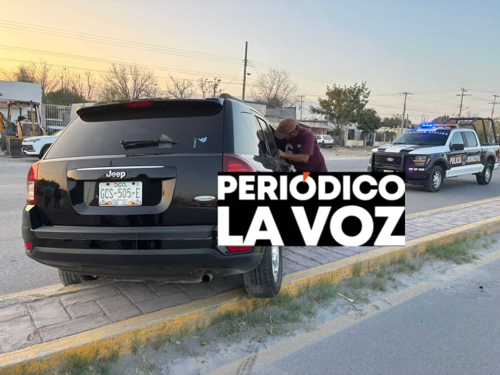 Chocan estudiantes en el bulevar San Jos&eacute; troca acaba en el camell&oacute;n