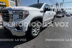 Choque en bulevar Harold R. Pape: congestionamiento en Monclova