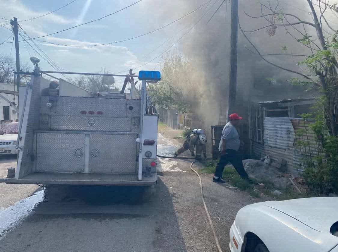 Bomberos controlan incendio en vivienda de Nueva Rosita