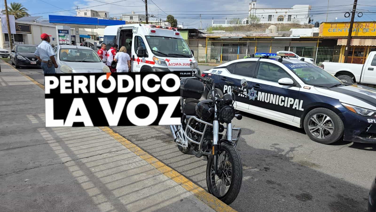 &acute;Se le descontrol&oacute;&acute;  Estampa moto en camioneta