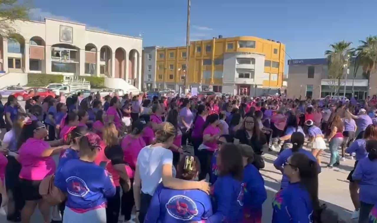 M&aacute;s de 300 mujeres participan en jornada de activaci&oacute;n f&iacute;sica en Monclova