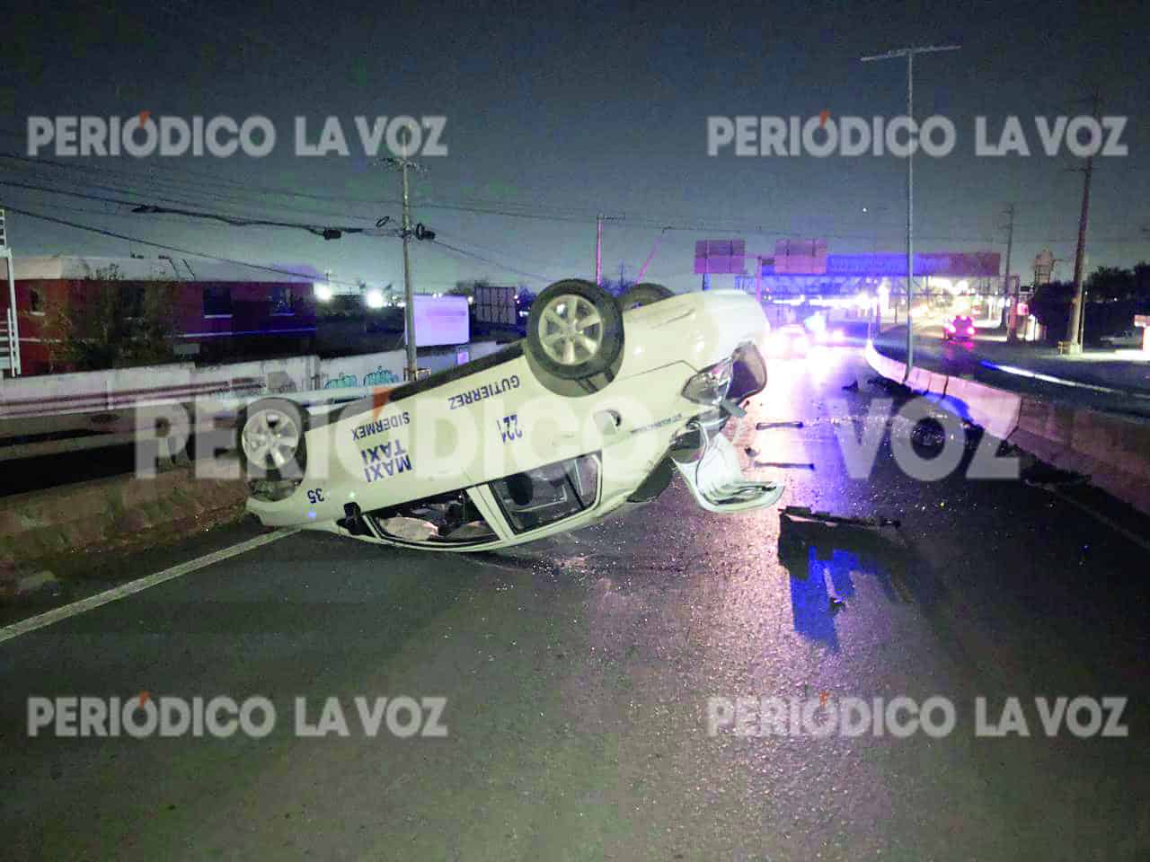 Taxista provoca volcadura en Monclova: abandona veh&iacute;culo