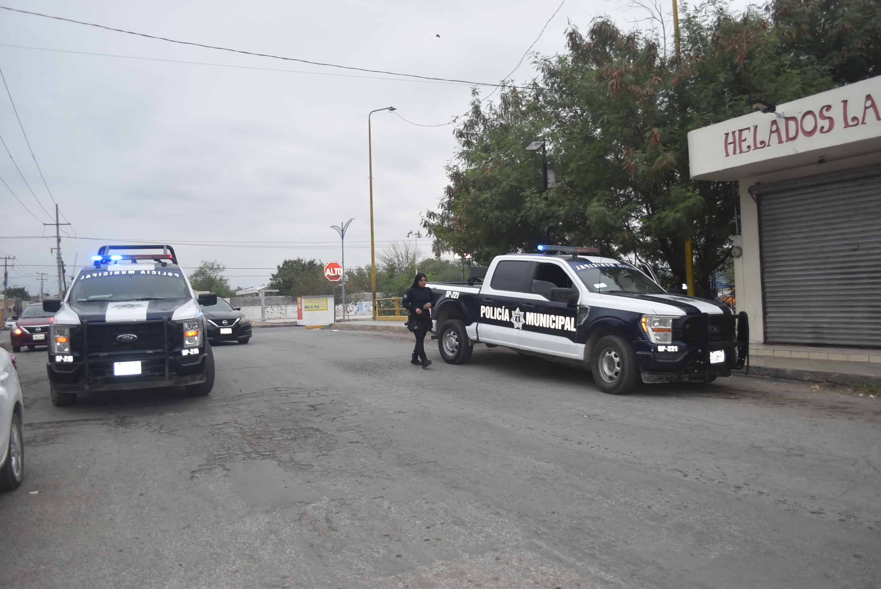 Se agarra parientes del chongo