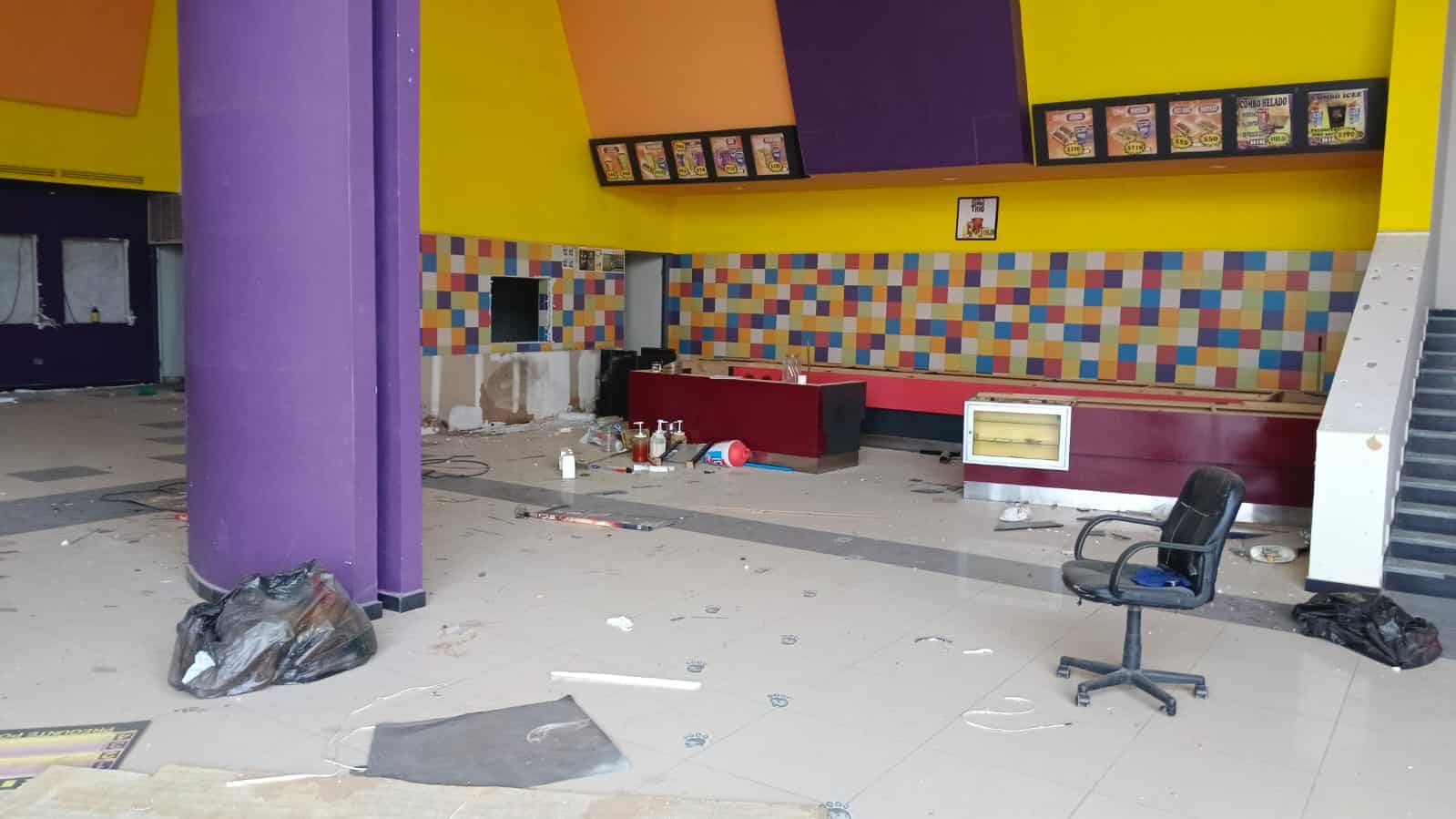 Vandalizan local de R&iacute;o Cinemas