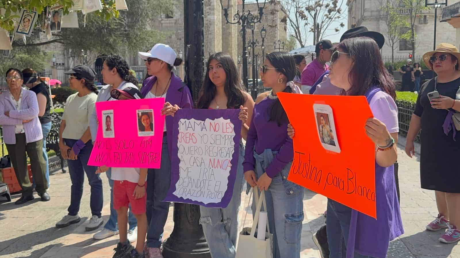 Colocan primer antimonumento a desaparecidos