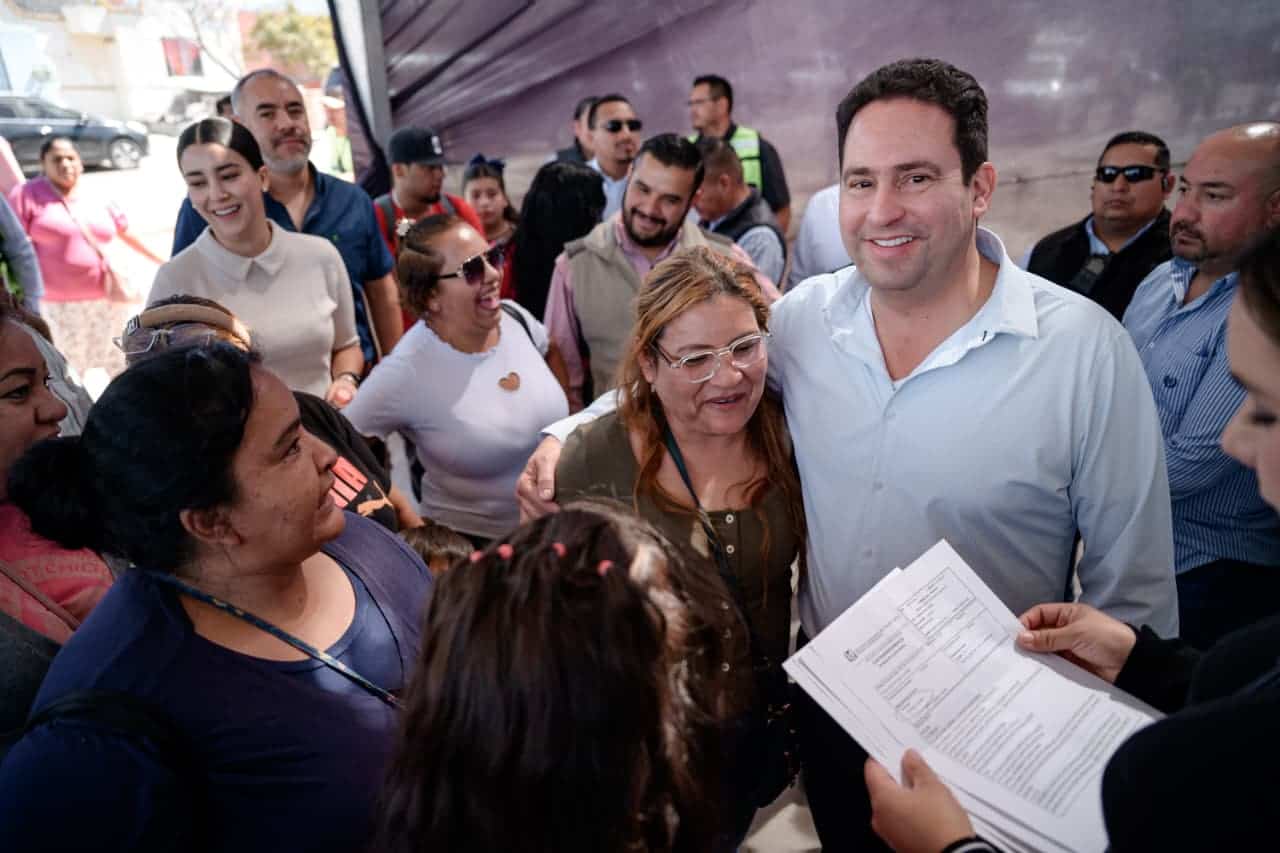 Avanza Javier D&iacute;az con &acute;Colonias al 100&acute;