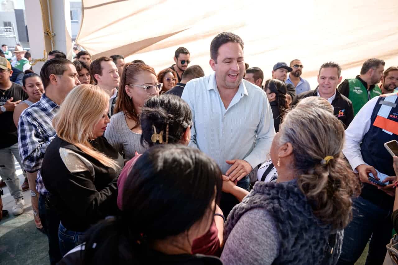 Avanza Javier D&iacute;az con &acute;Colonias al 100&acute;