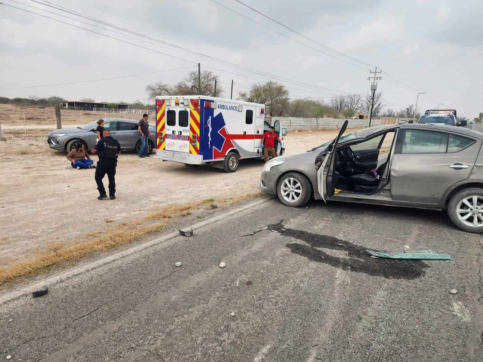 Mujer sufre volcadura en la carretera 29 en Zaragoza
