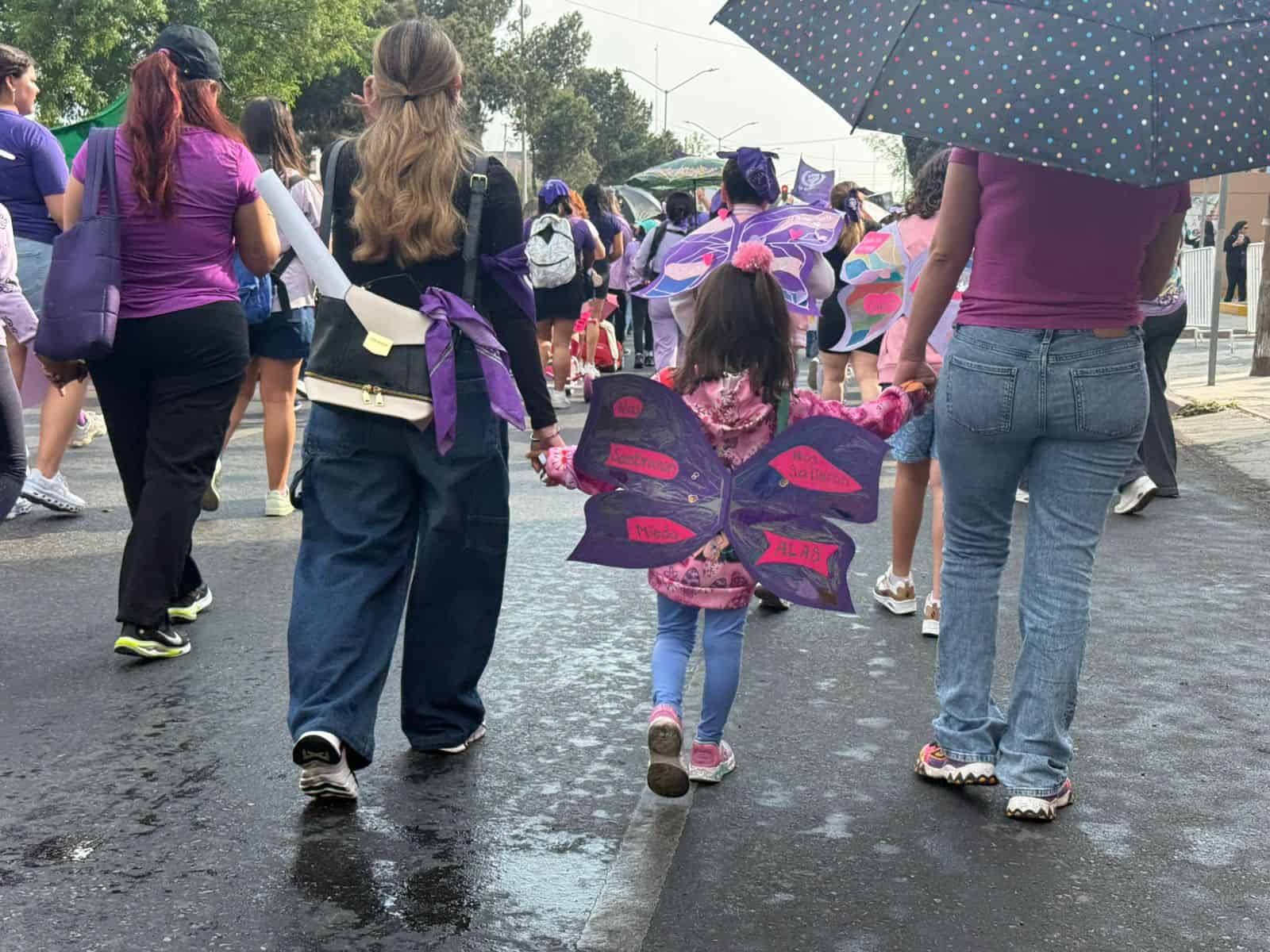 Se fractura marcha del 8M en Saltillo; dos contingentes, una misma consigna