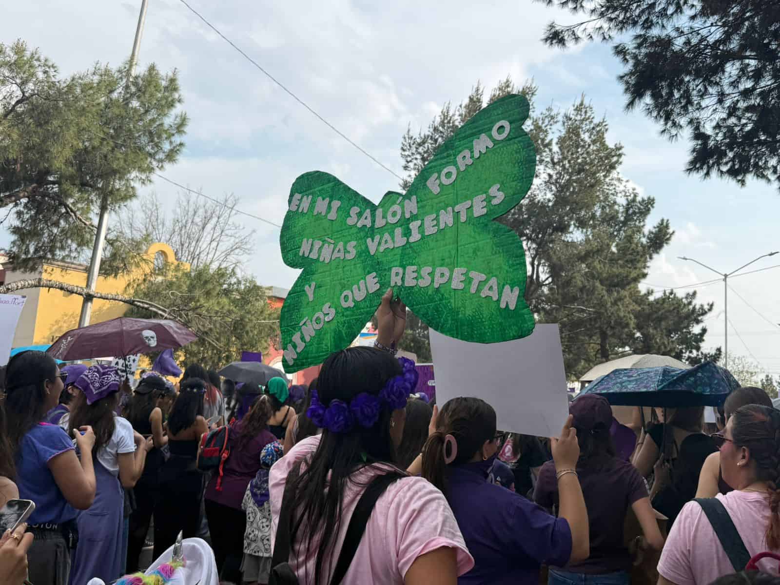 Se fractura marcha del 8M en Saltillo; dos contingentes, una misma consigna
