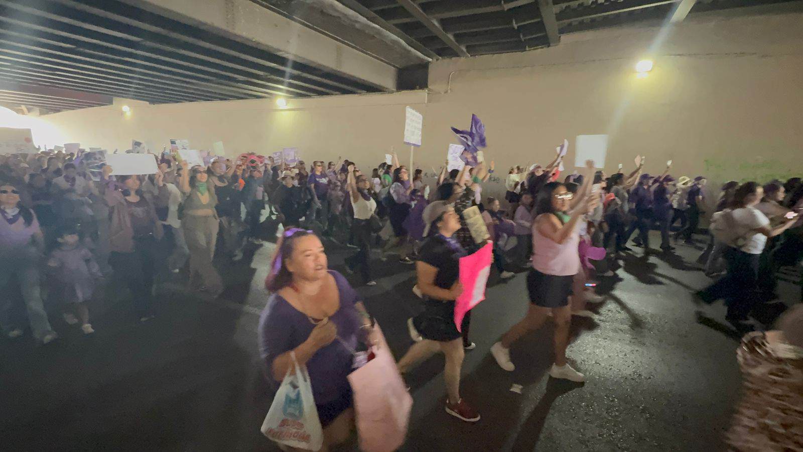 Se fractura marcha del 8M en Saltillo; dos contingentes, una misma consigna