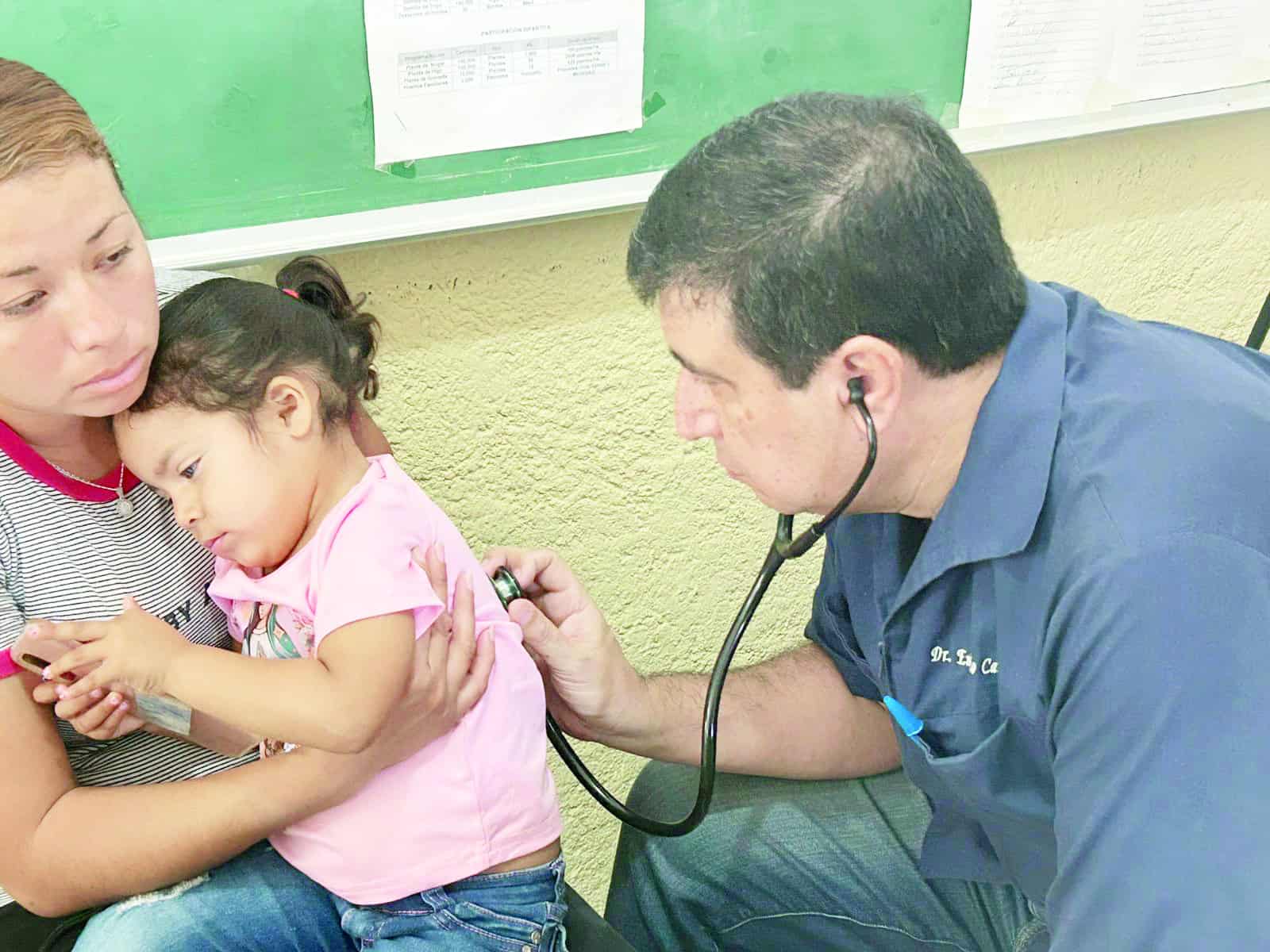 Brigada Mejora Tu Salud: Carlos Jim&eacute;nez Villarreal atiende a Sabinas