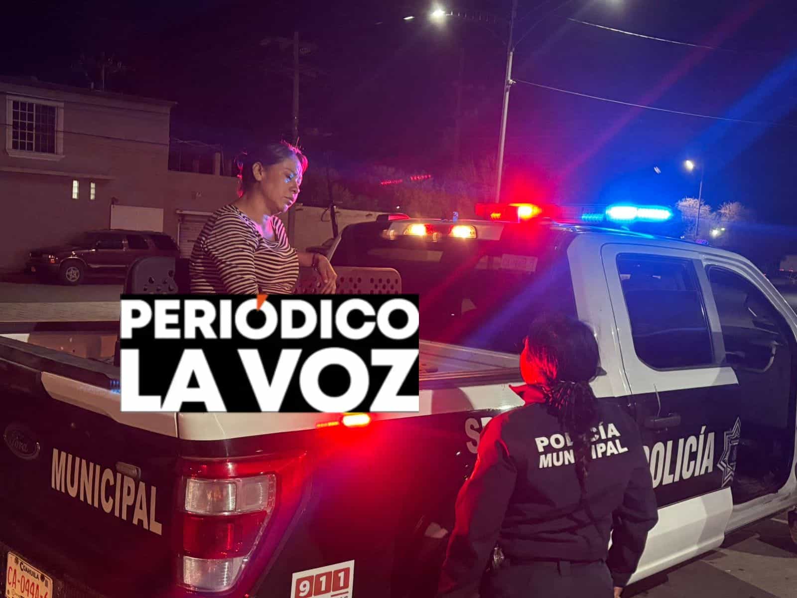 Arma mujer esc&aacute;ndalo en puesto de comida