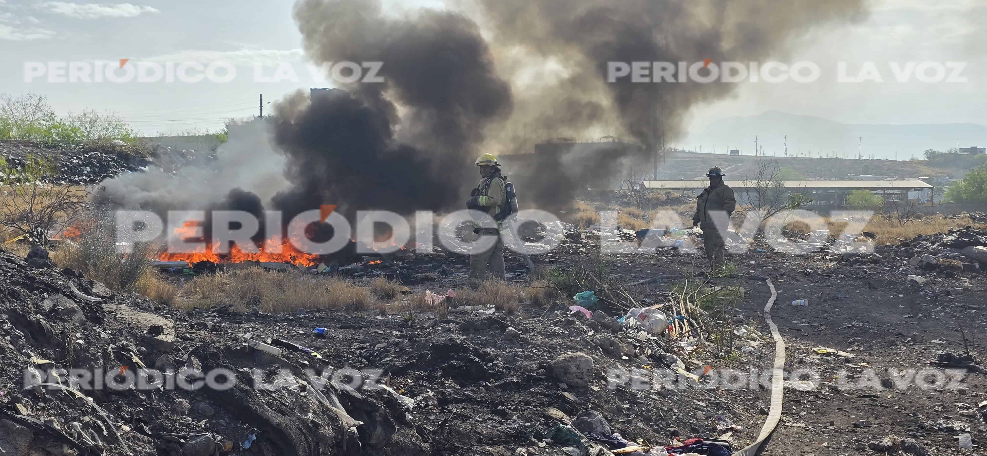 Intensa movilizaci&oacute;n de Bomberos en Monclova por incendio