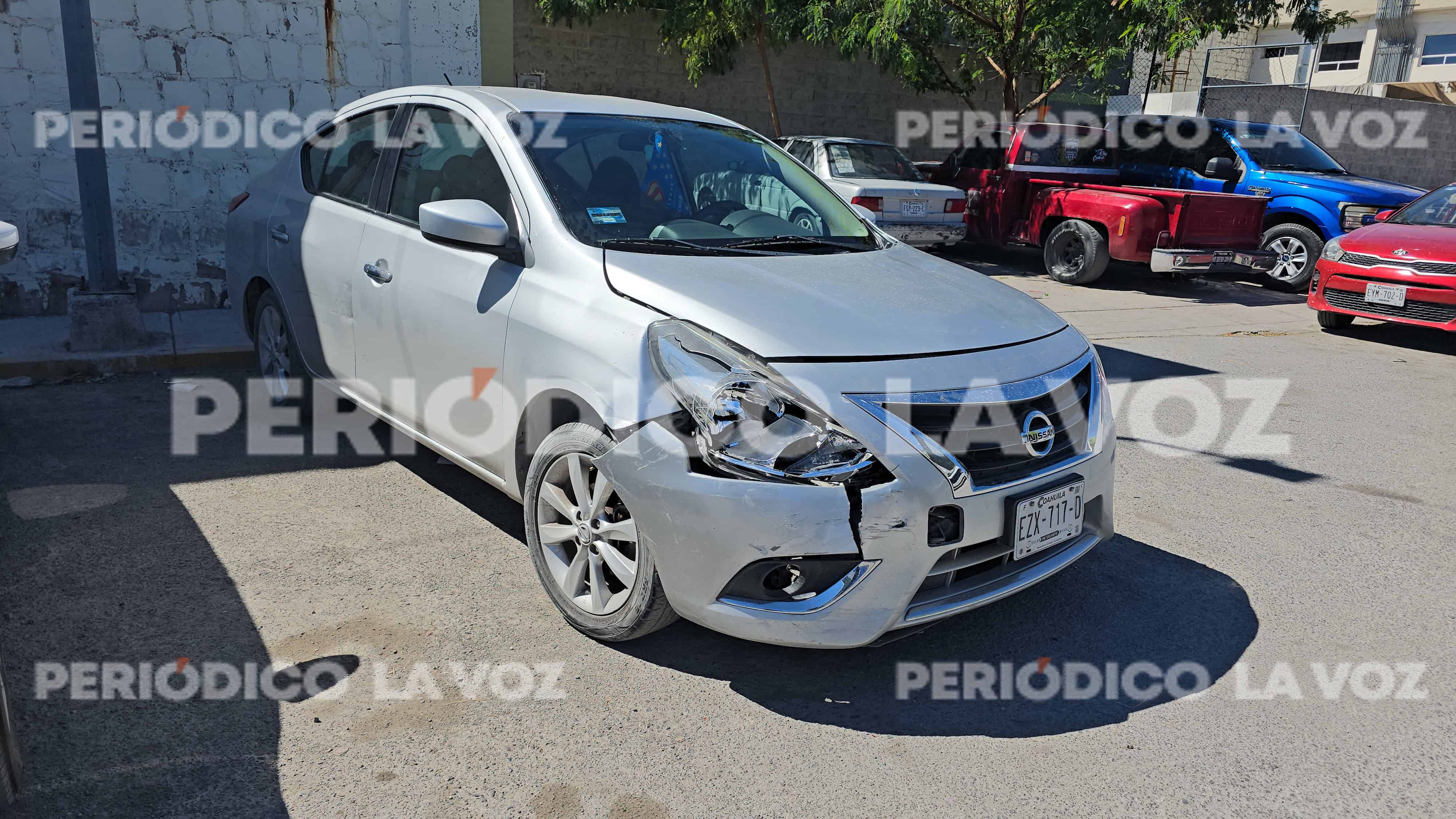 Patsy God&iacute;nez ignora se&ntilde;al de alto y provoca accidente en Monclova