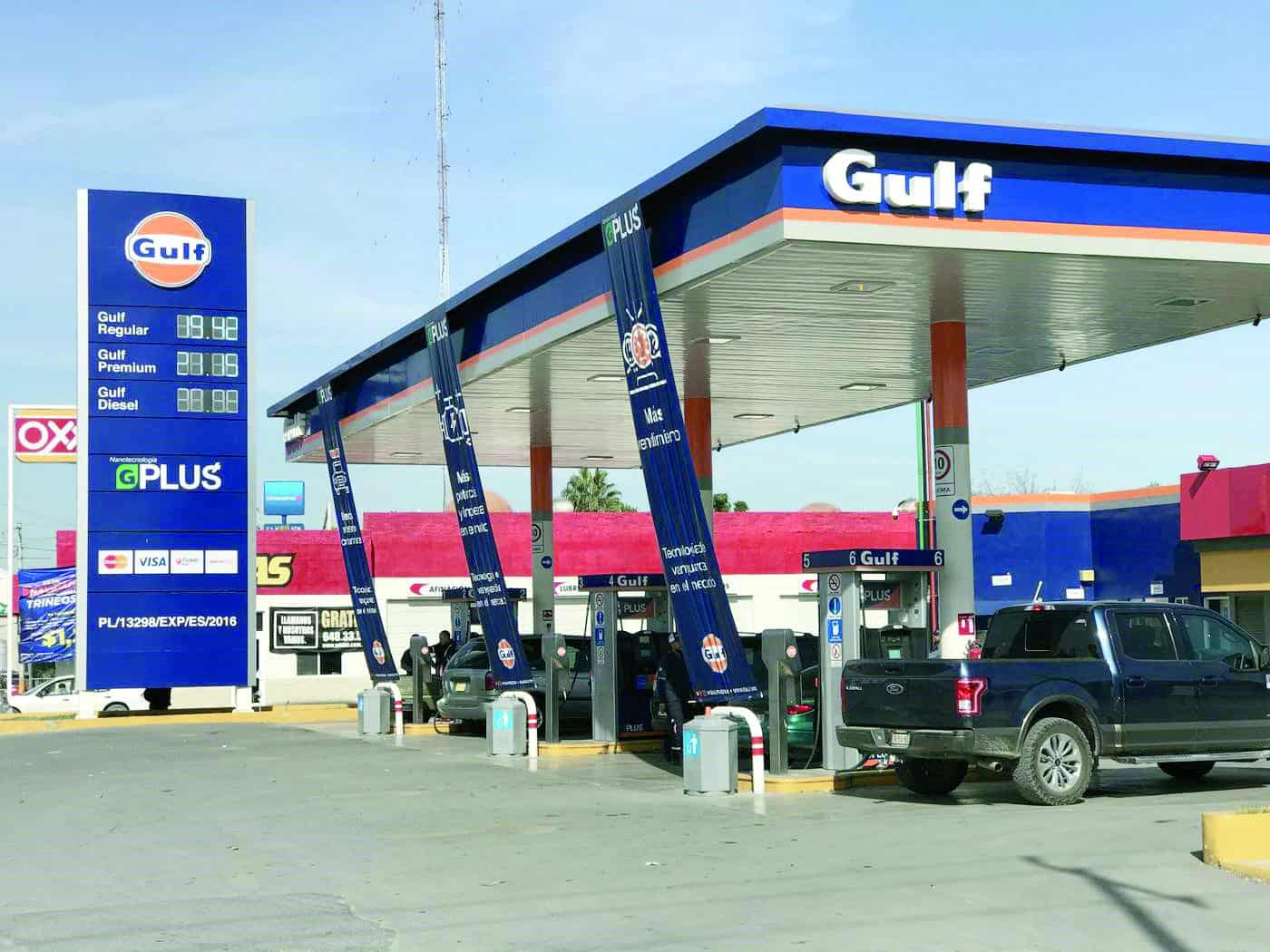 Gobierno Federal mantiene gasolina Magna, pero aumenta di&eacute;sel y Premium