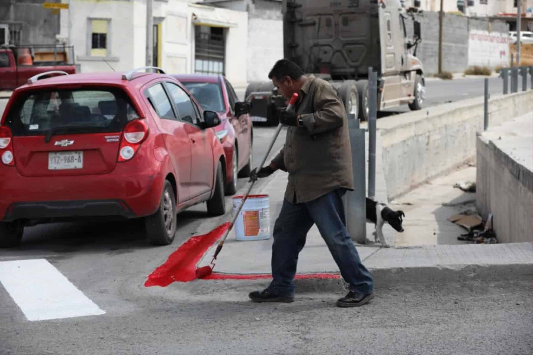 Embellecimiento y limpieza en plaza p&uacute;blica de El Toreo