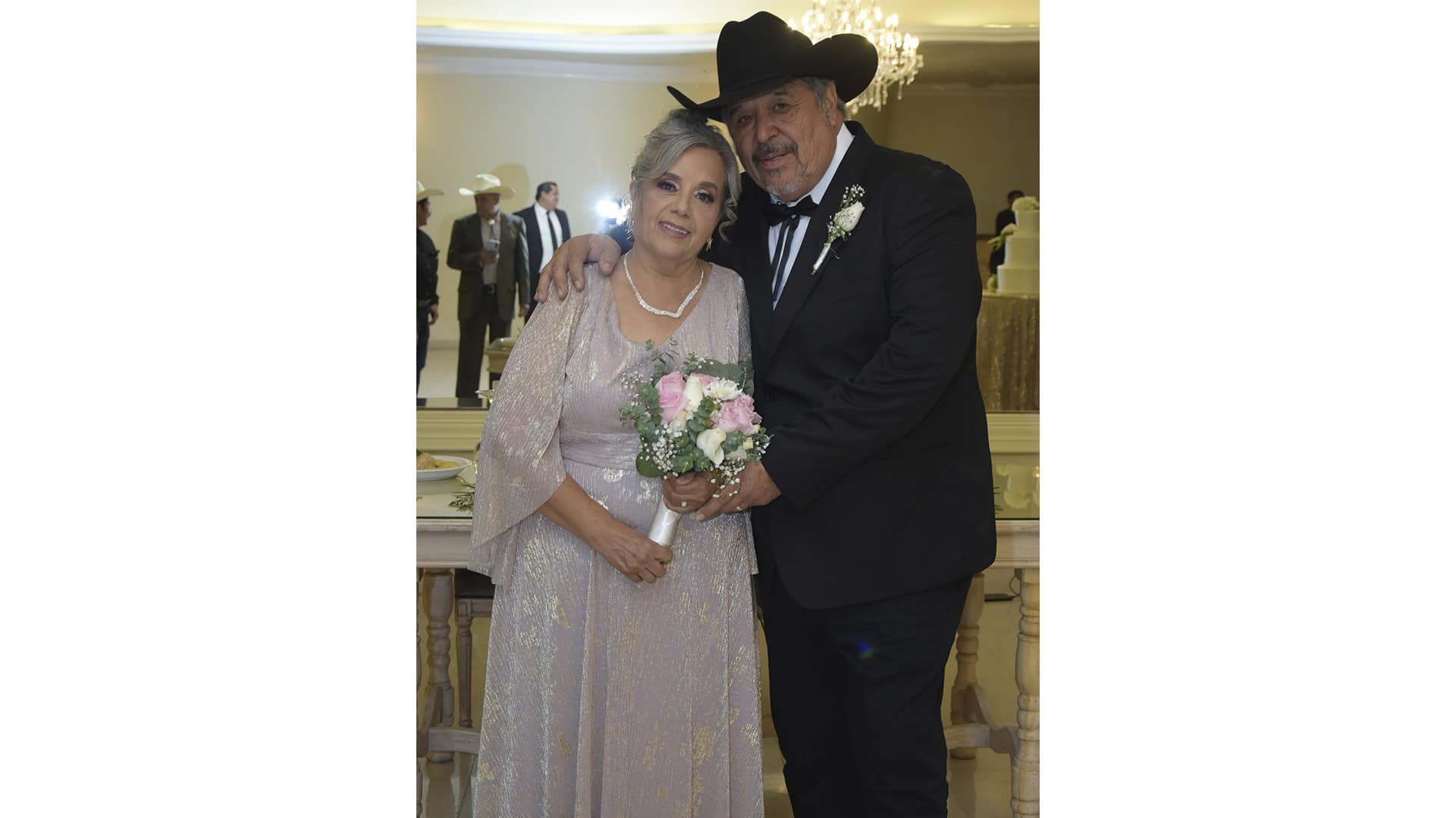 Mar&iacute;a Concepci&oacute;n y Ernesto celebran 50 a&ntilde;os de amor en Monclova