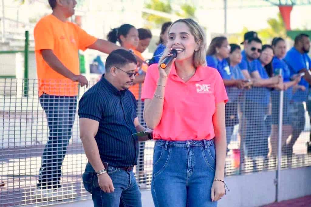 Mavi Sosa promueve el Mundialito InterCAM 2026 en Monclova