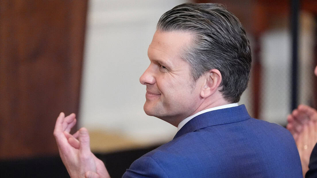 Hegseth: No hay que temer ataques en el estrecho de Ormuz