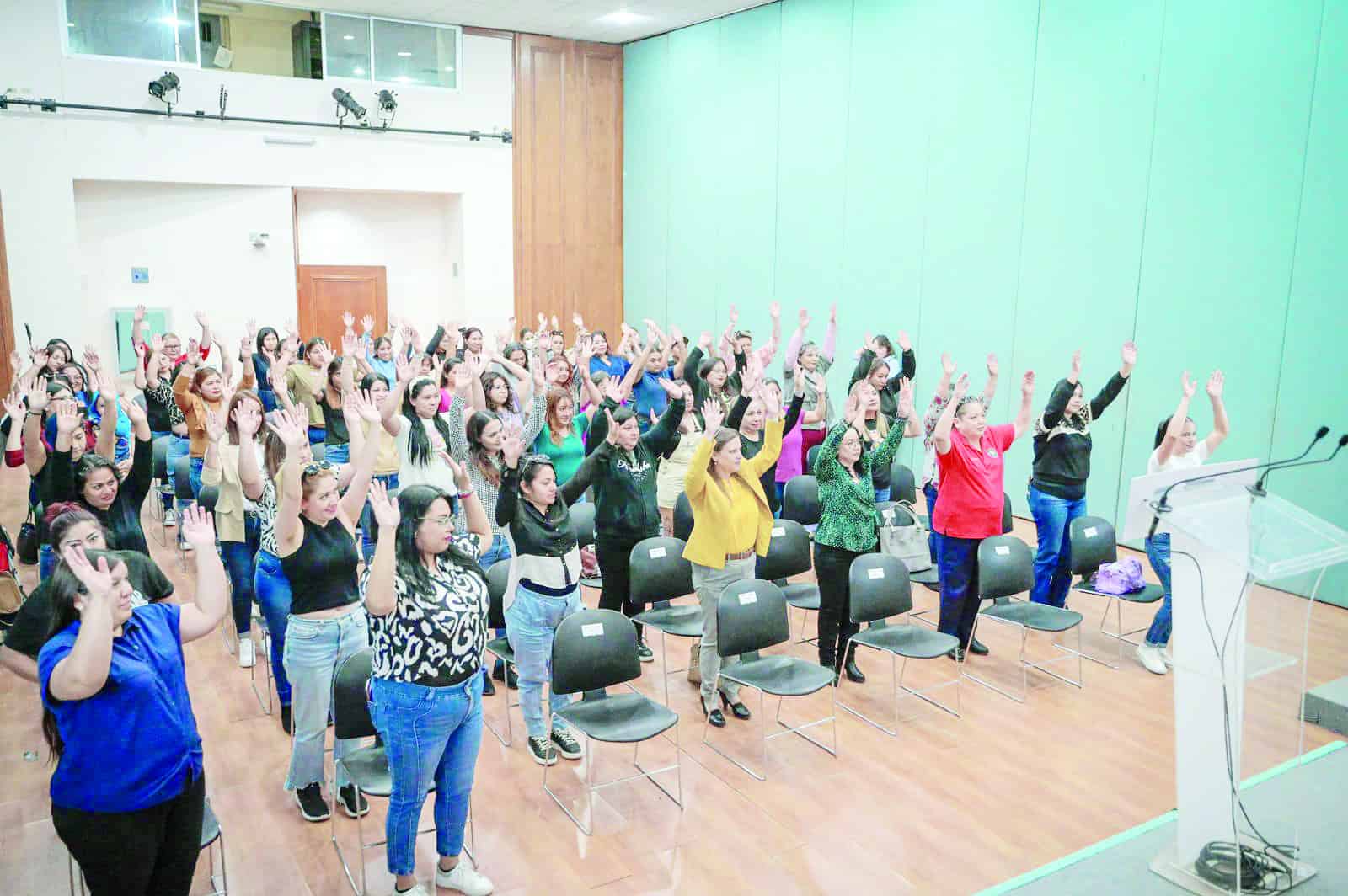 Mavi Sosa lanza inscripciones para Mujeres Echadas Pa&acute; Delante en Monclova
