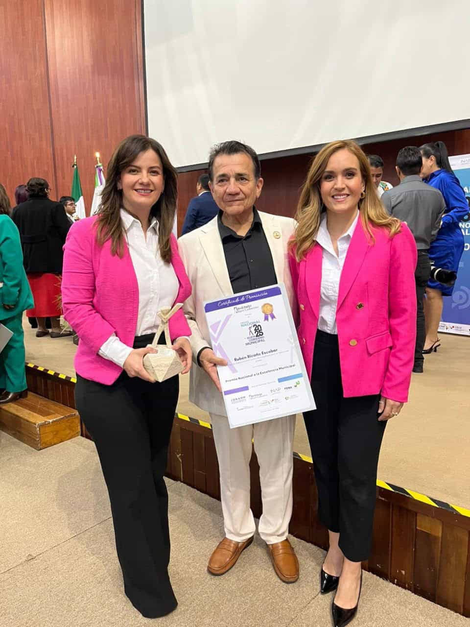 Saltillo premiado por su programa Corazones Voluntarios