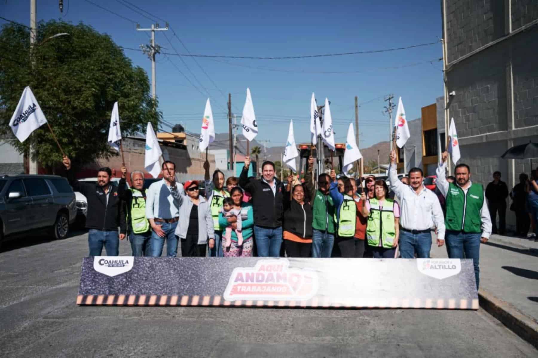 Javier D&iacute;az Gonz&aacute;lez lidera recarpeteo en la calle Santander de Saltillo