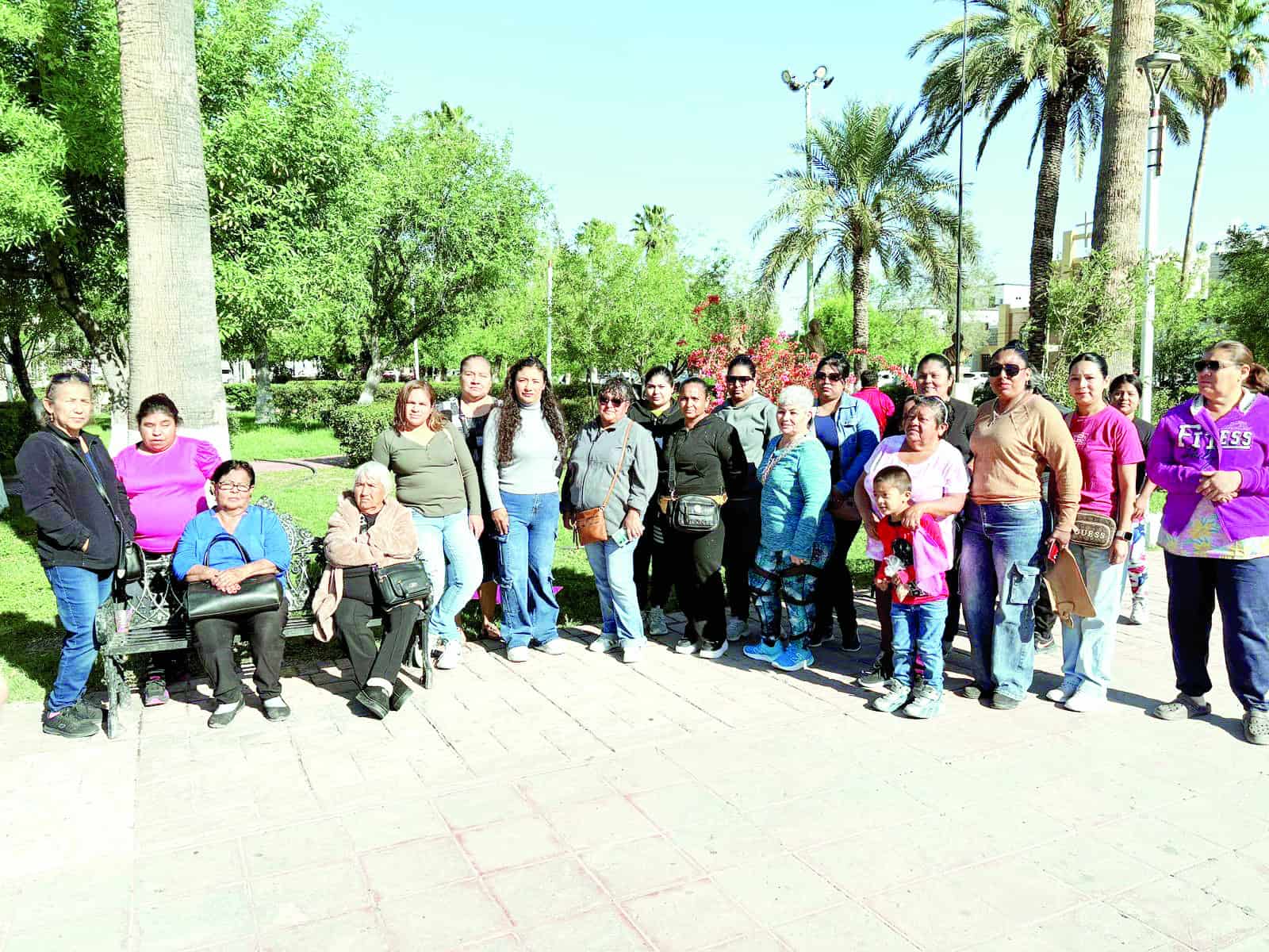 Vecinos de Frontera inician venta de productos para apoyar a sus familias