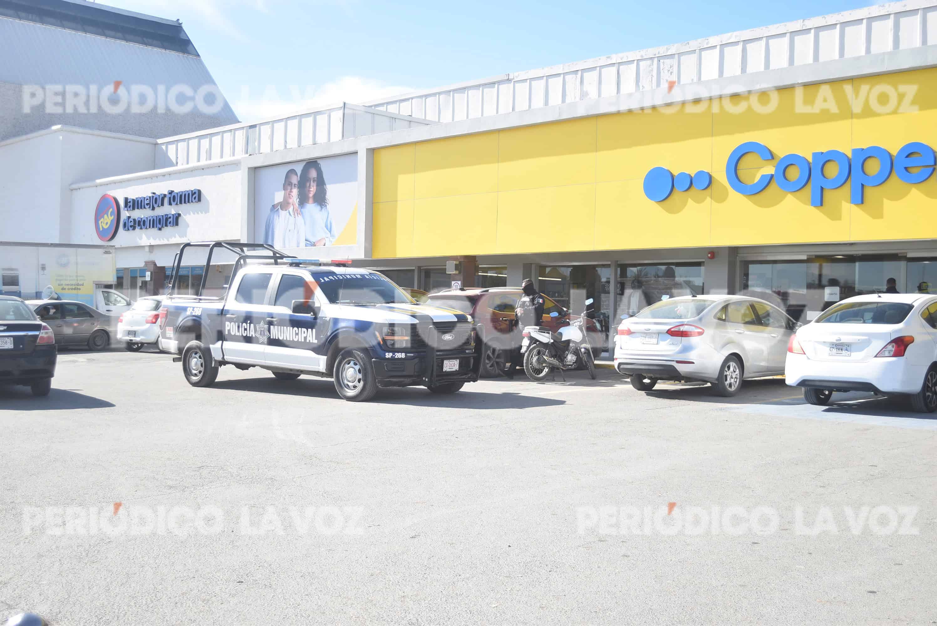 Detienen a familia en Soriana An&aacute;huac, Monclova, por intento de sustracci&oacute;n
