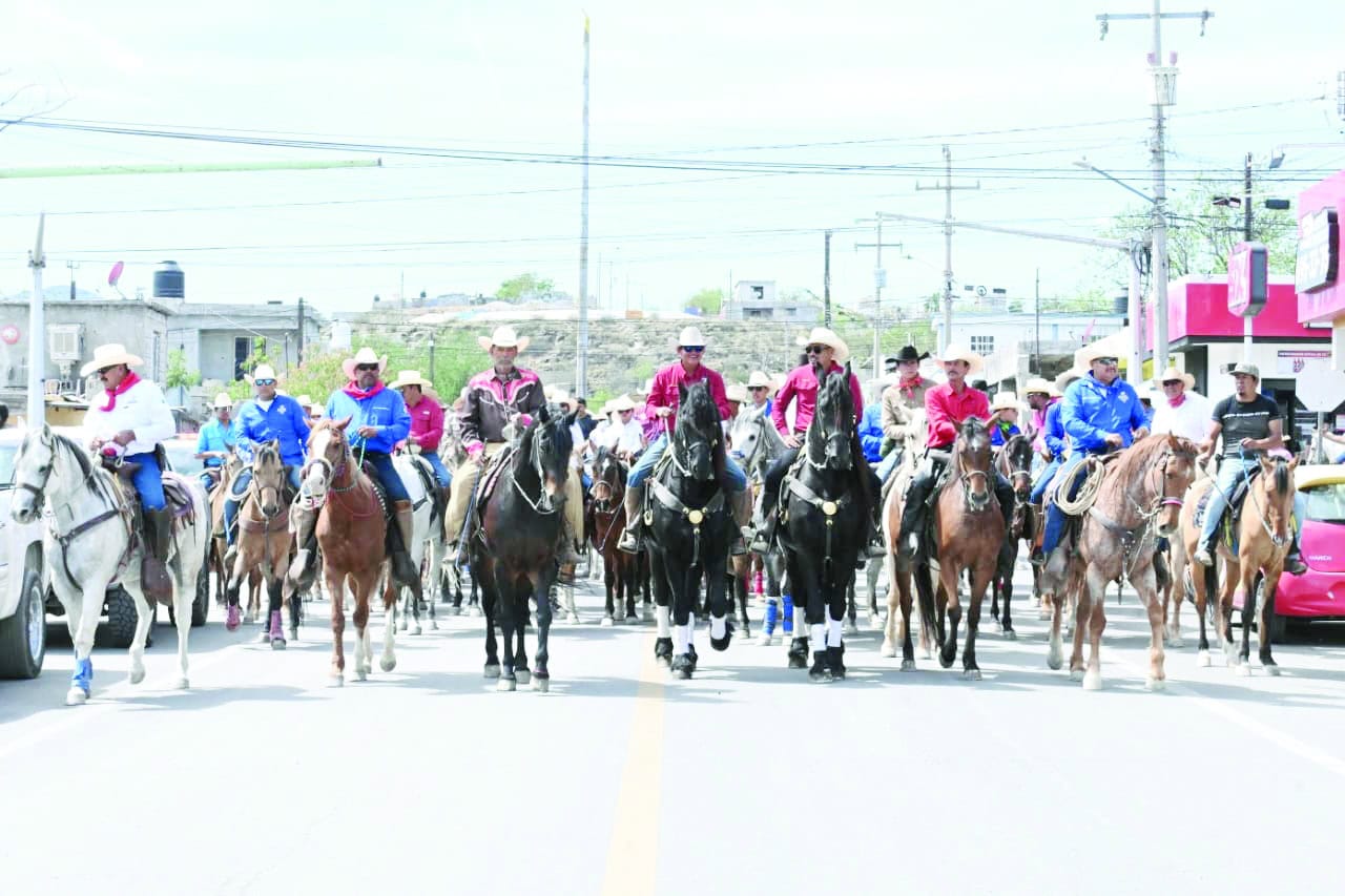 Sari P&eacute;rez Cant&uacute; encabeza cabalgata por el 133 aniversario de Frontera