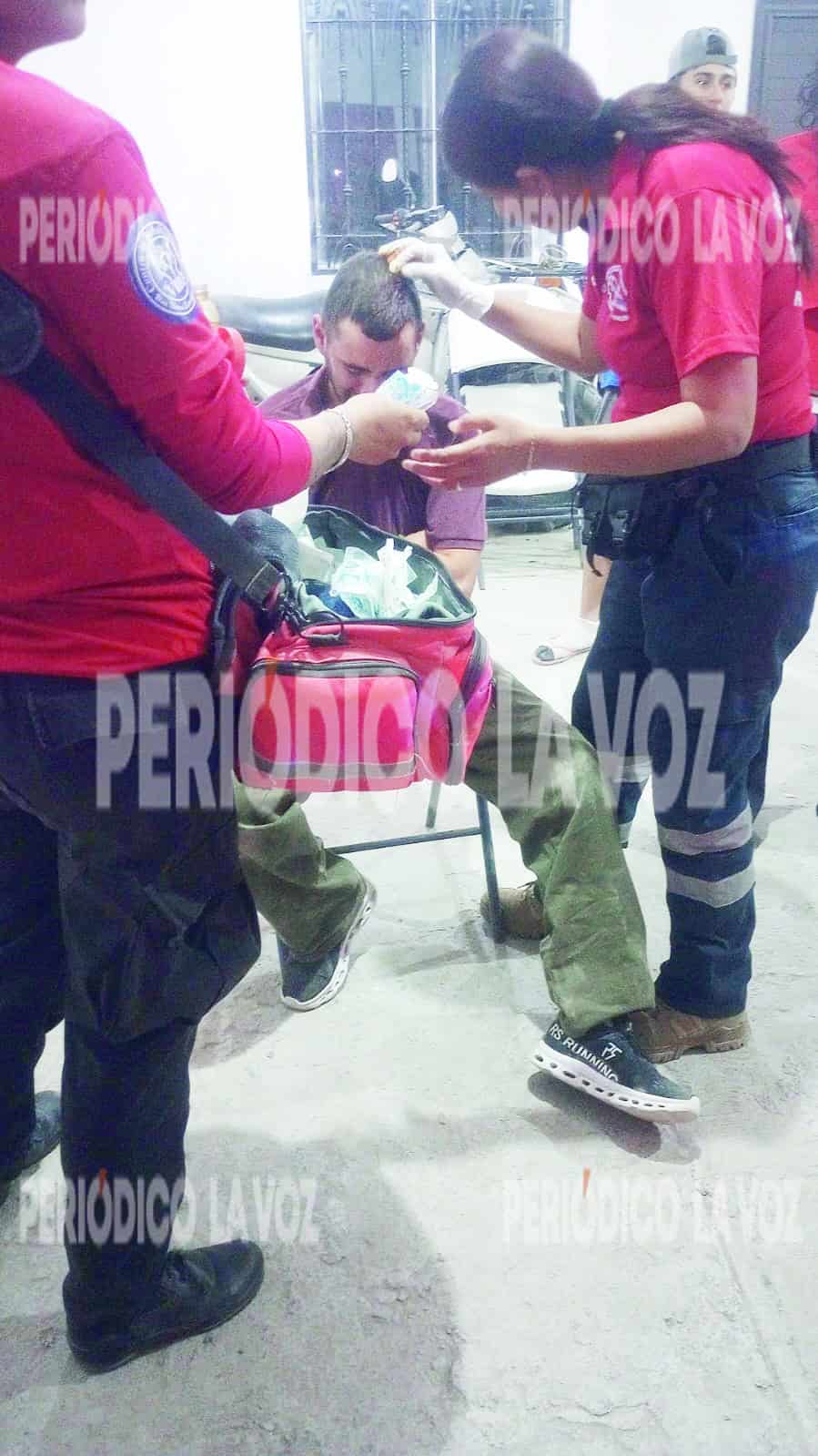 Hombre es agredido a botellazos en Monclova