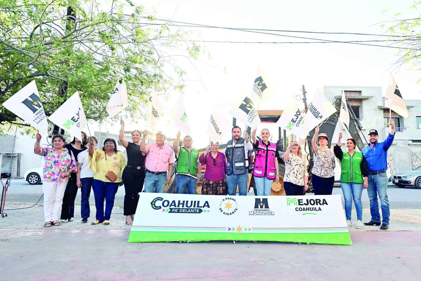 Carlos Villarreal supervisa obras de infraestructura en Monclova